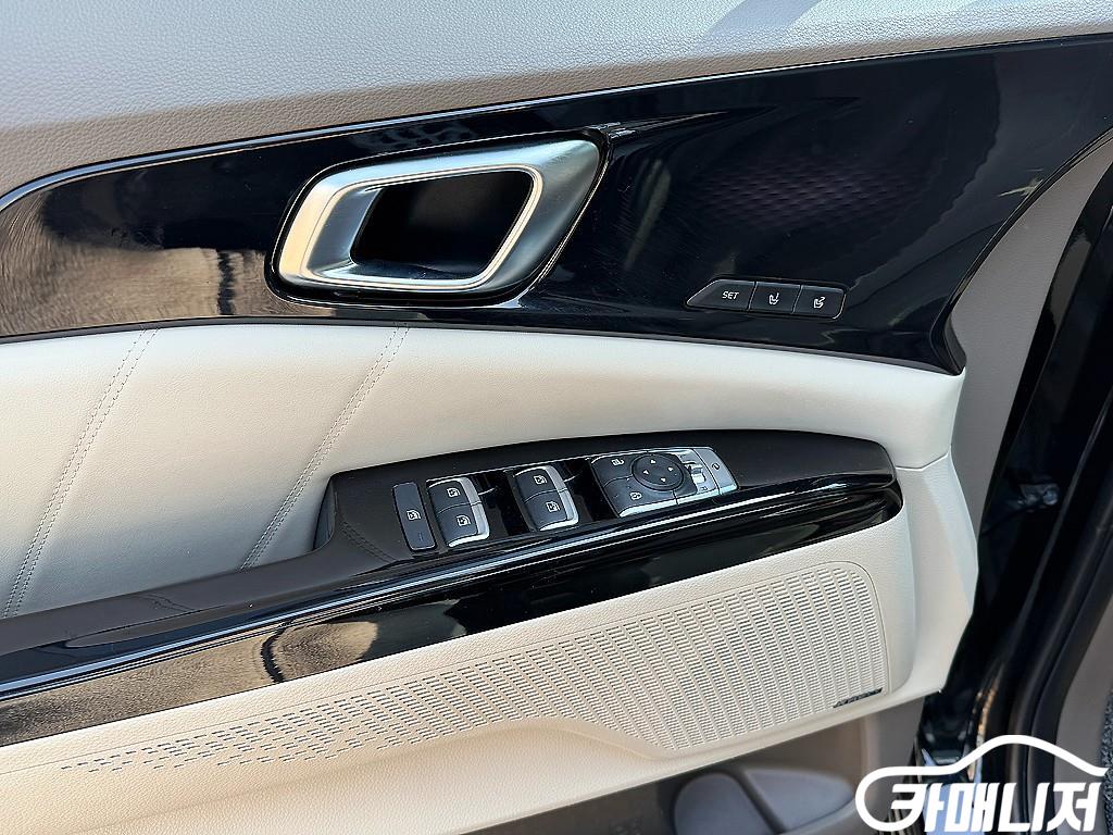 기아 카니발 4세대 가솔린 9인승 하이리무진 시그니처 썸네일 12