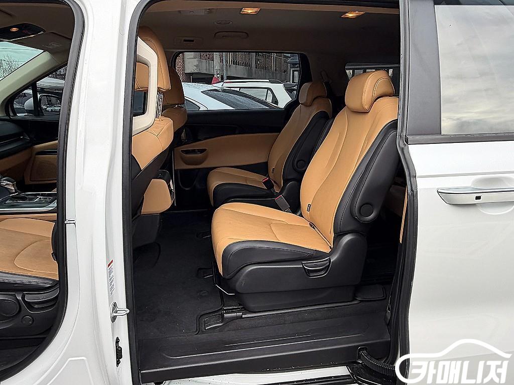기아 카니발 4세대 디젤 9인승 프레스티지 썸네일 7