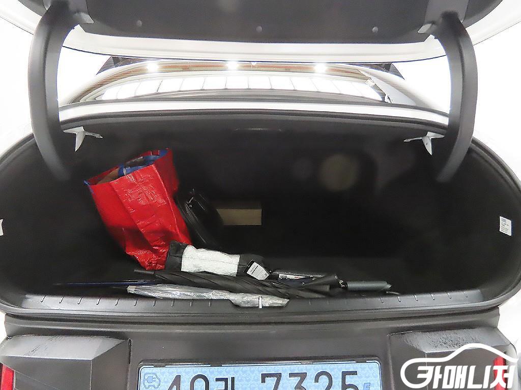 기아 EV4 스탠다드 썸네일 9