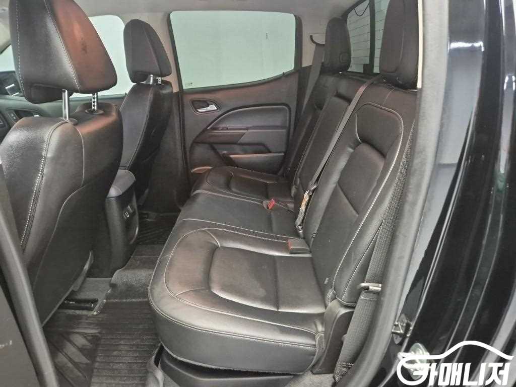 쉐보레 리얼 뉴 콜로라도 3.6 Z71-X 미드나잇 4WD 썸네일 12