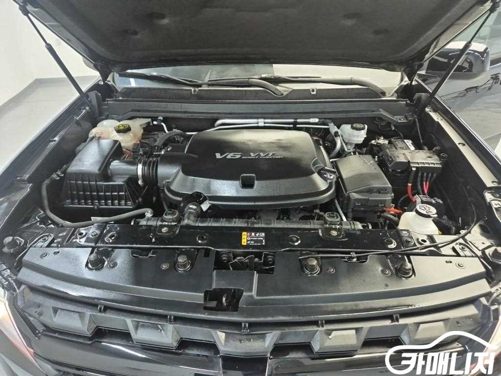 쉐보레 리얼 뉴 콜로라도 3.6 Z71-X 미드나잇 4WD 썸네일 5