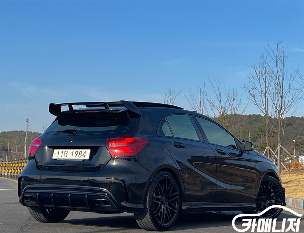 벤츠 A클래스 W176 A45 AMG 4MATIC 썸네일 3