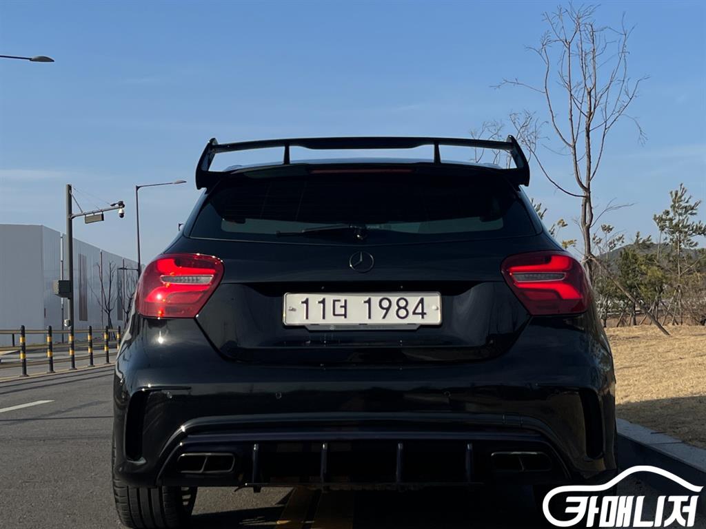 벤츠 A클래스 W176 A45 AMG 4MATIC 썸네일 4