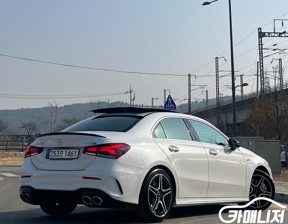 벤츠 A클래스 W177 AMG A35 4MATIC 세단 썸네일 2
