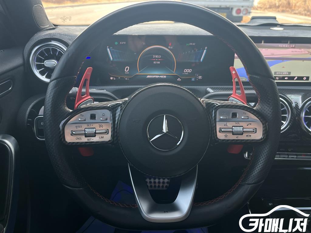 벤츠 A클래스 W177 AMG A35 4MATIC 세단 썸네일 7