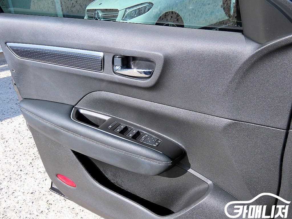 르노코리아(삼성) 더뉴QM6 2.0 LPe RE 시그니처 2WD 썸네일 11