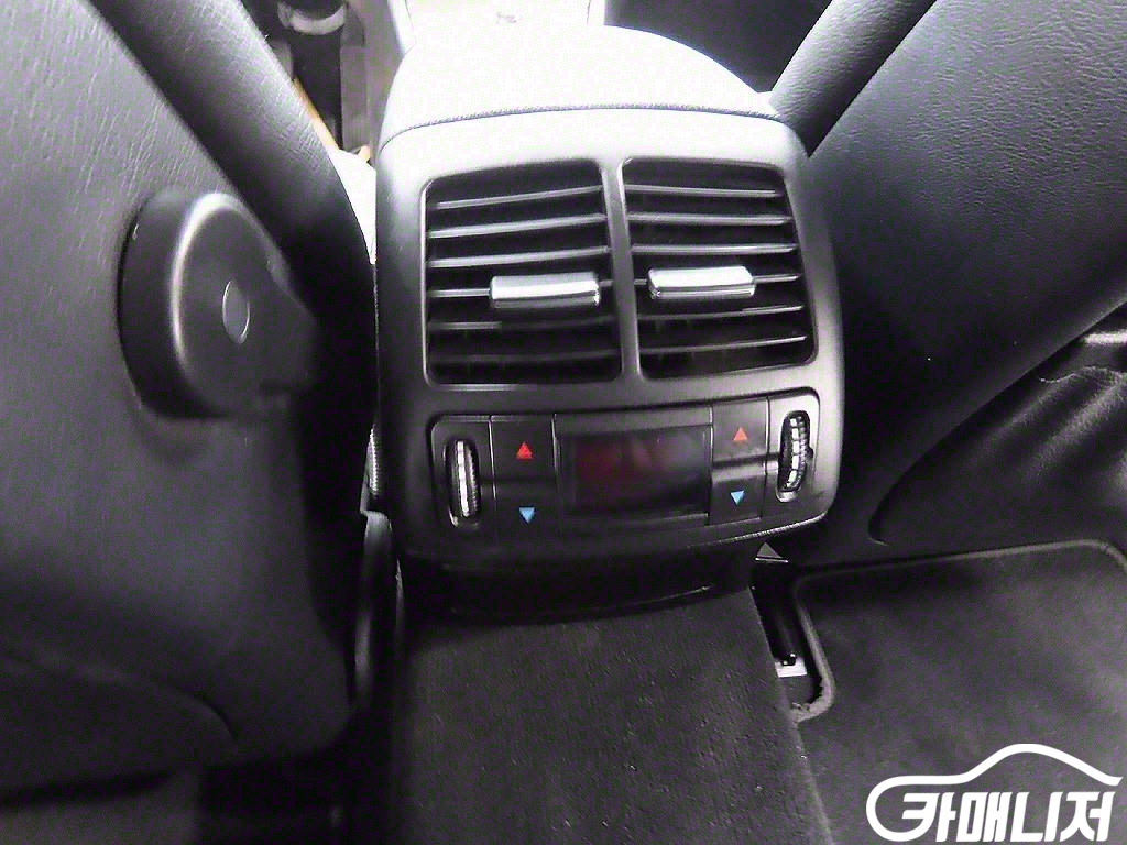 벤츠 E-클래스 E350 4MATIC 썸네일 10