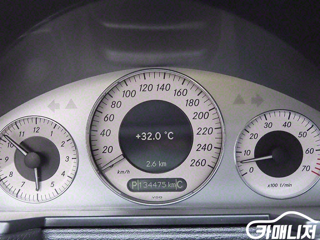 벤츠 E-클래스 E350 4MATIC 썸네일 6