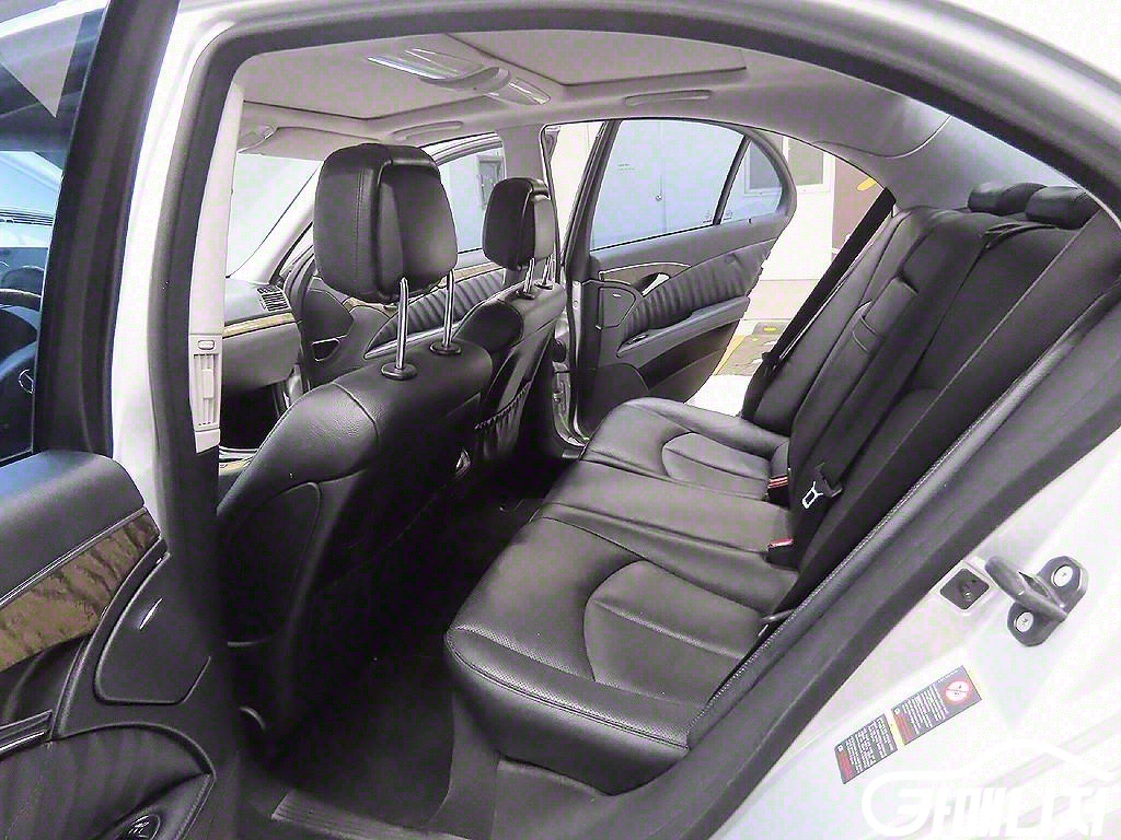 벤츠 E-클래스 E350 4MATIC 썸네일 8