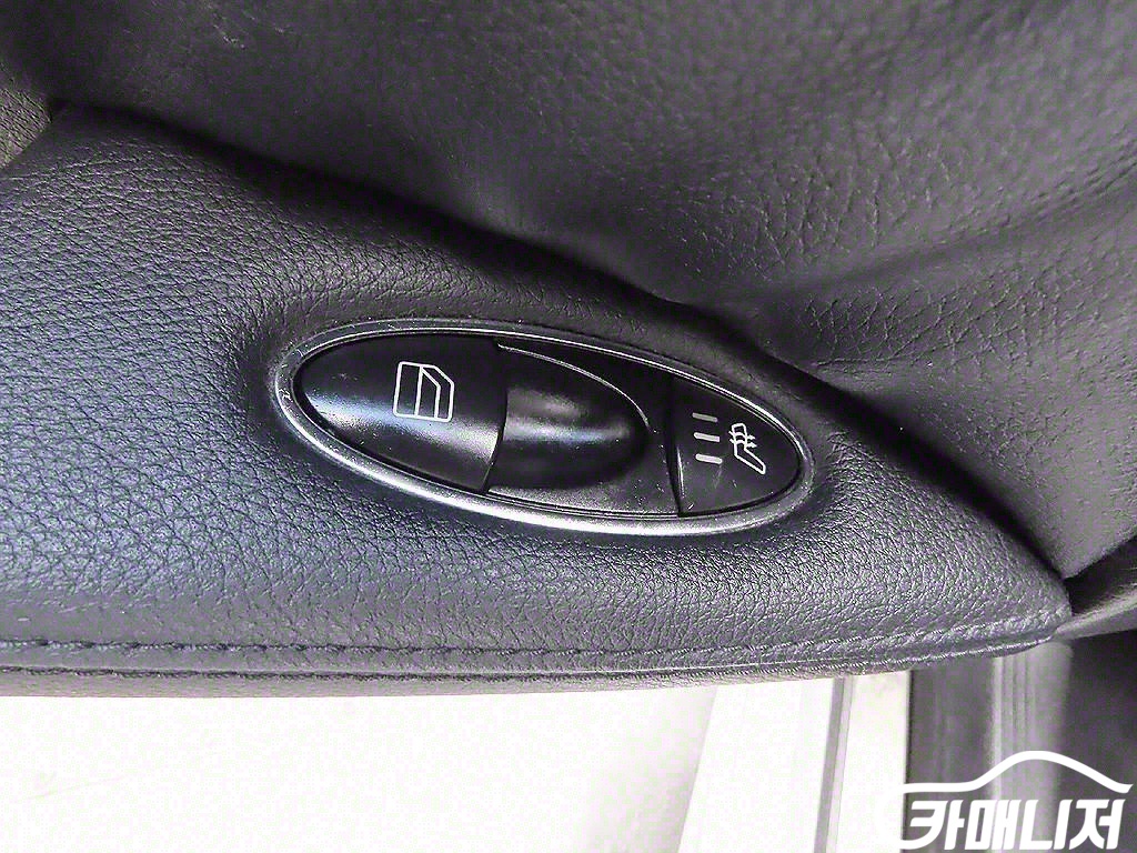 벤츠 E-클래스 E350 4MATIC 썸네일 9