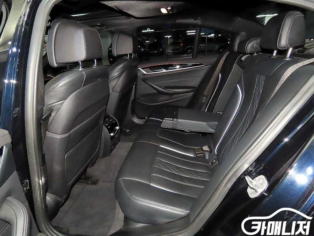 BMW 5시리즈 (G30) 520d xDrive M 스포츠 플러스 썸네일 7