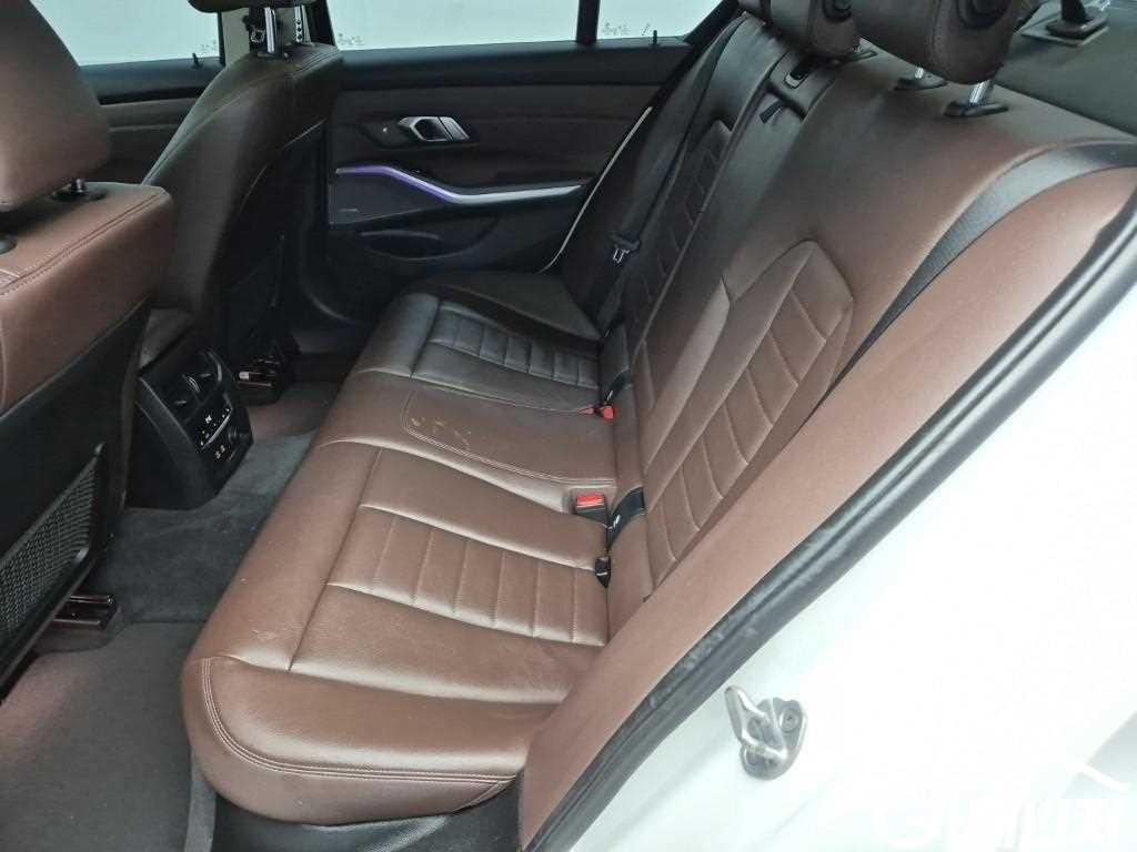 BMW 3시리즈 (G20) 320i 럭셔리 썸네일 12