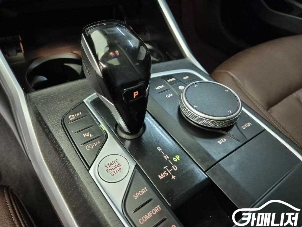BMW 3시리즈 (G20) 320i 럭셔리 썸네일 8