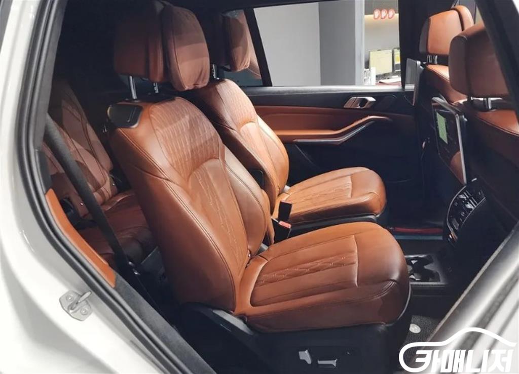 BMW X7 (G07) xDrive 40i M 스포츠 썸네일 8
