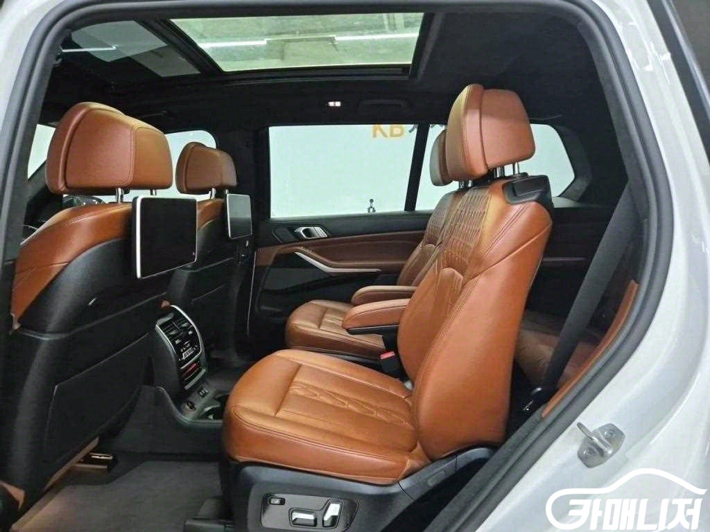 BMW X7 (G07) xDrive 40i M 스포츠 썸네일 12