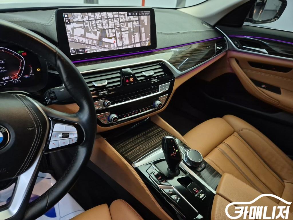 BMW 5시리즈 (G30) 520i 럭셔리 썸네일 10