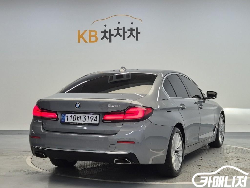 BMW 5시리즈 (G30) 520i 럭셔리 썸네일 4