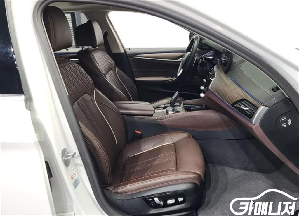 BMW 5시리즈 (G30) 530i 럭셔리 썸네일 11
