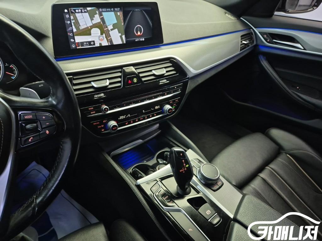 BMW 5시리즈 (G30) 530i M 스포츠 썸네일 10