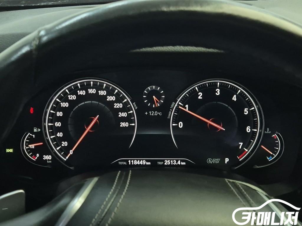 BMW 5시리즈 (G30) 530i M 스포츠 썸네일 6