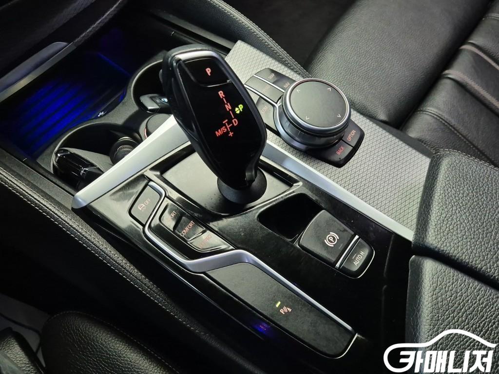 BMW 5시리즈 (G30) 530i M 스포츠 썸네일 8