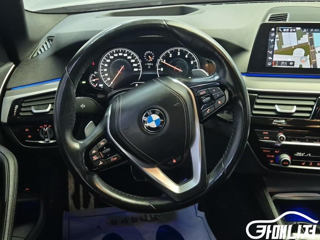 BMW 5시리즈 (G30) 530i M 스포츠 썸네일 9
