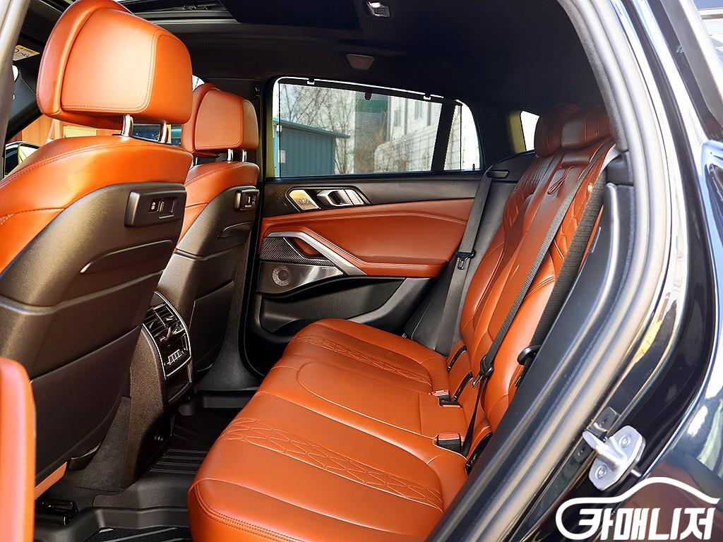 BMW X6 (G06) M50i 썸네일 10