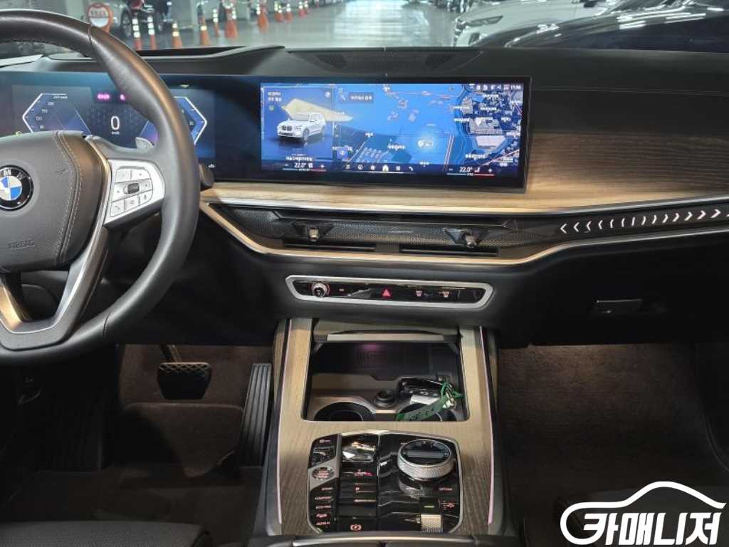 BMW X7 (G07) xDrive 40i 디자인 퓨어 엑셀런스 7인승 썸네일 12