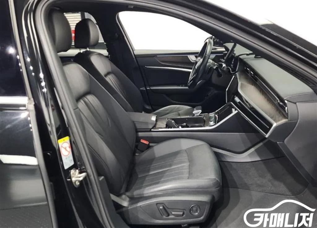 아우디 A6 (C8) 45 TFSI 콰트로 프리미엄 썸네일 6